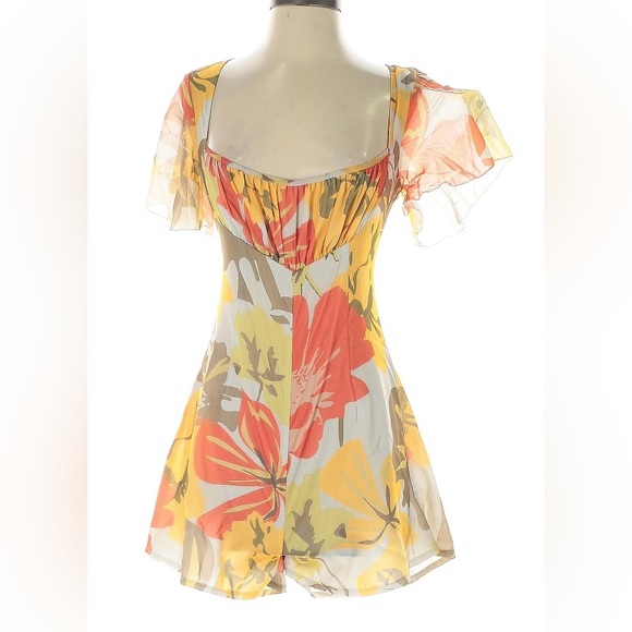 NWT Women’s PrettyLittleThing Orange Floral Print Ruched Bust Sheer Romper - Picture 1 of 4